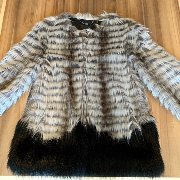 COPY - BEBE faux fur coat - Picture 3 of 4